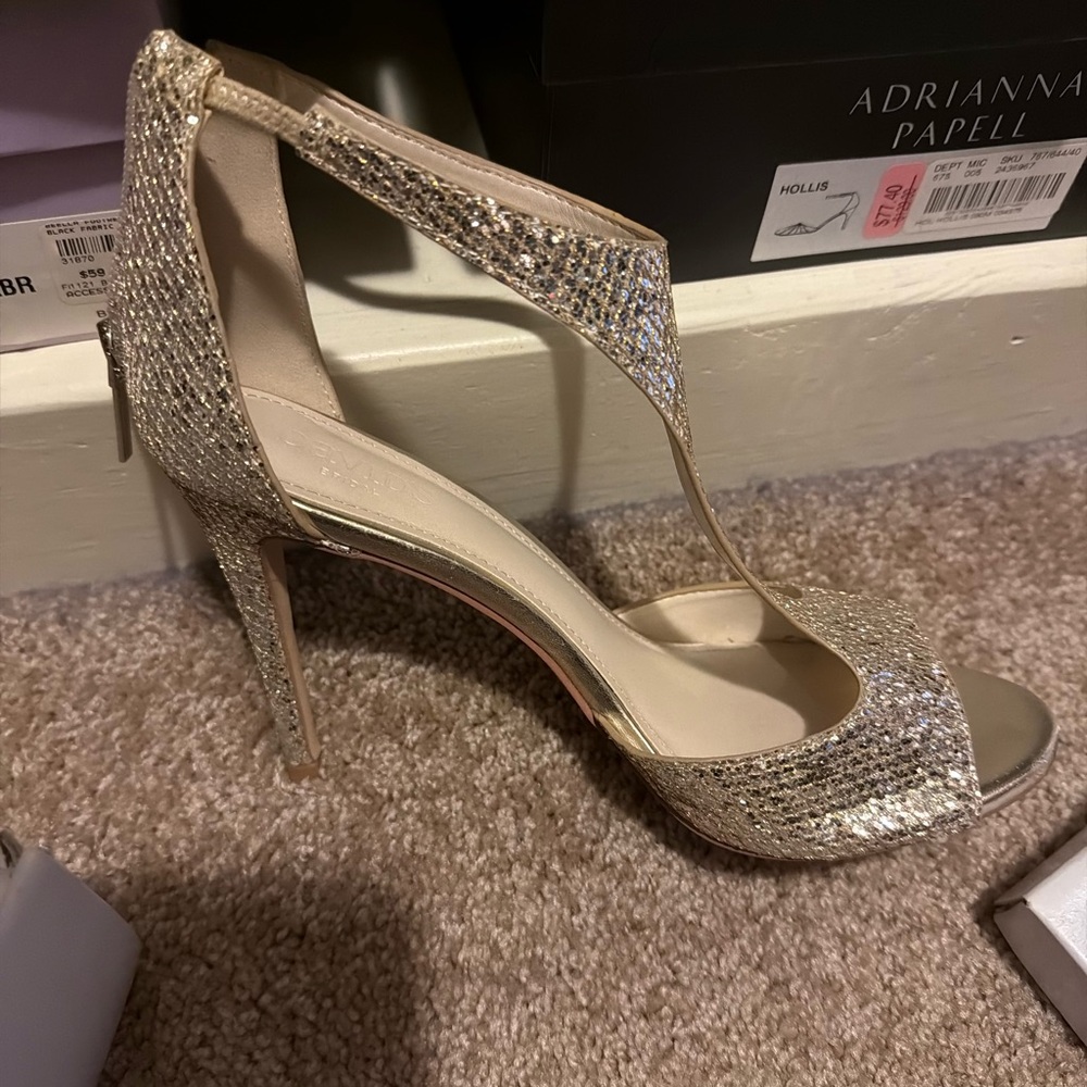 David’s Bridal Gold Rhinestone T-Strap Heels – Size 9